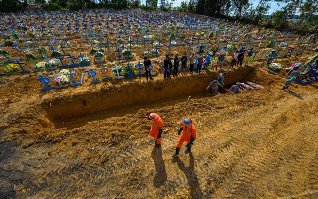 Segunda onda da covid-19 no Brasil é 'risco iminente', alerta Nicolelis